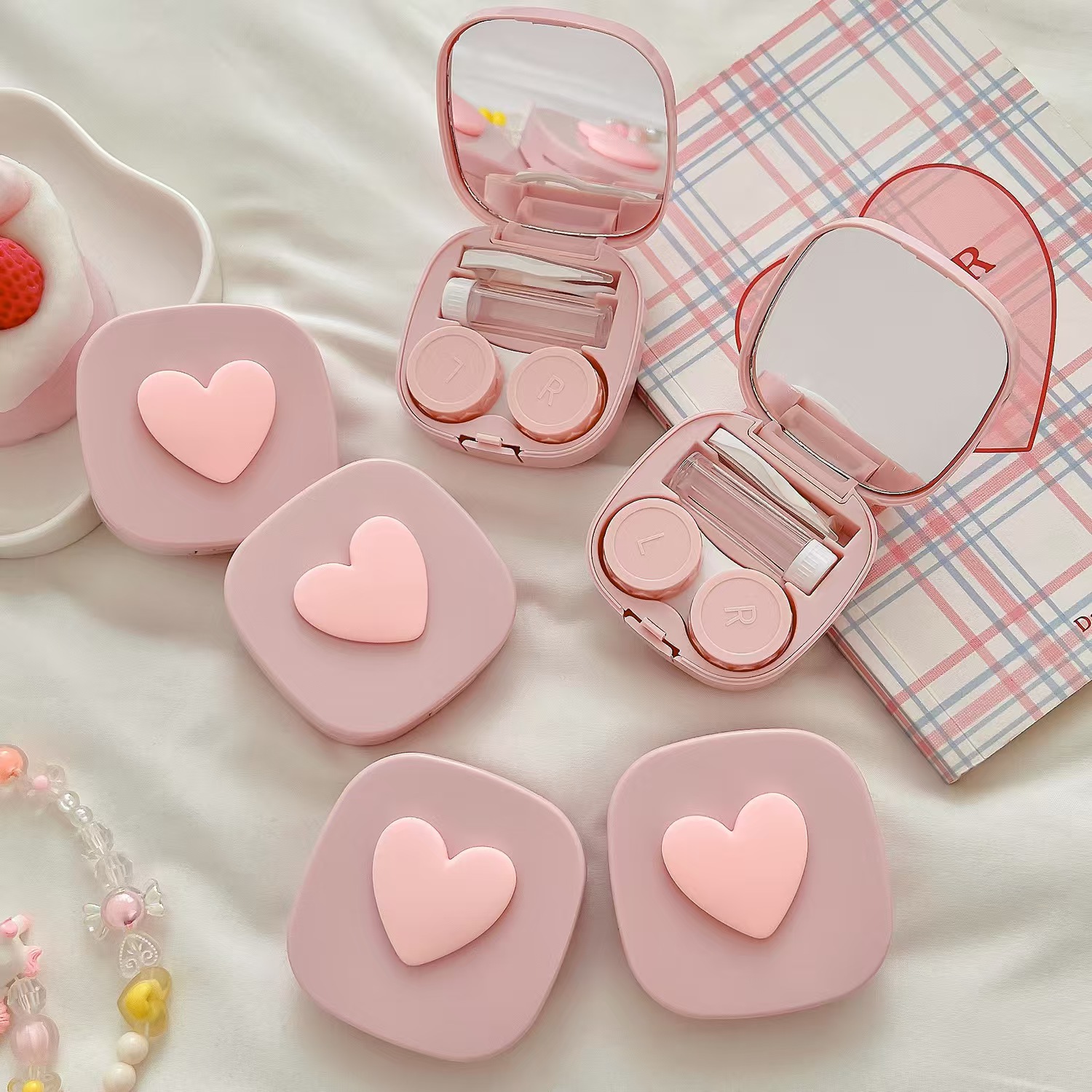 Travel Accessories Kit For Women - Kotak Lensa Kontak Hati dengan Cermin