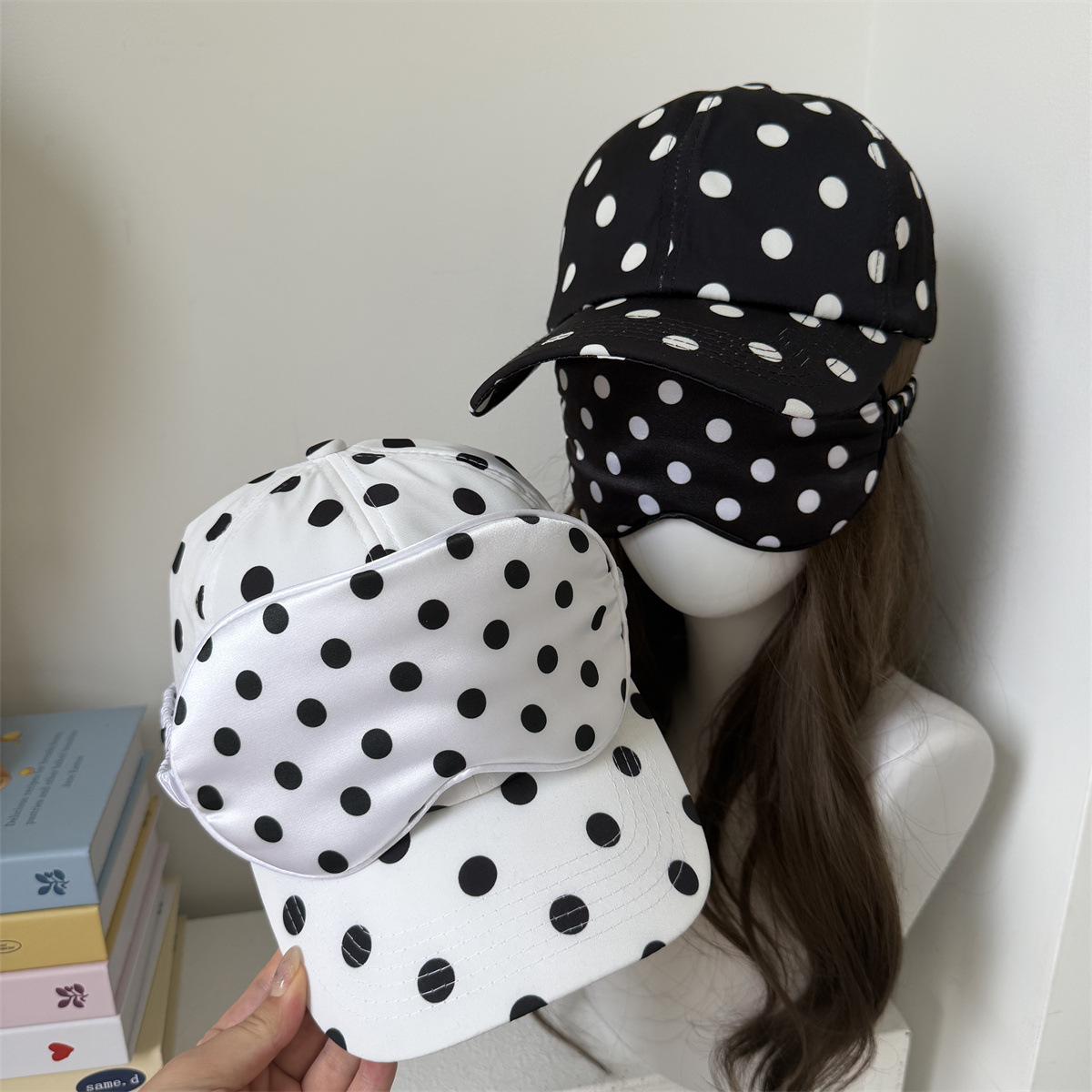 Topi Bisbol Polka Dot & Masker - Travel Accessories Kit For Women ulasan dan harga