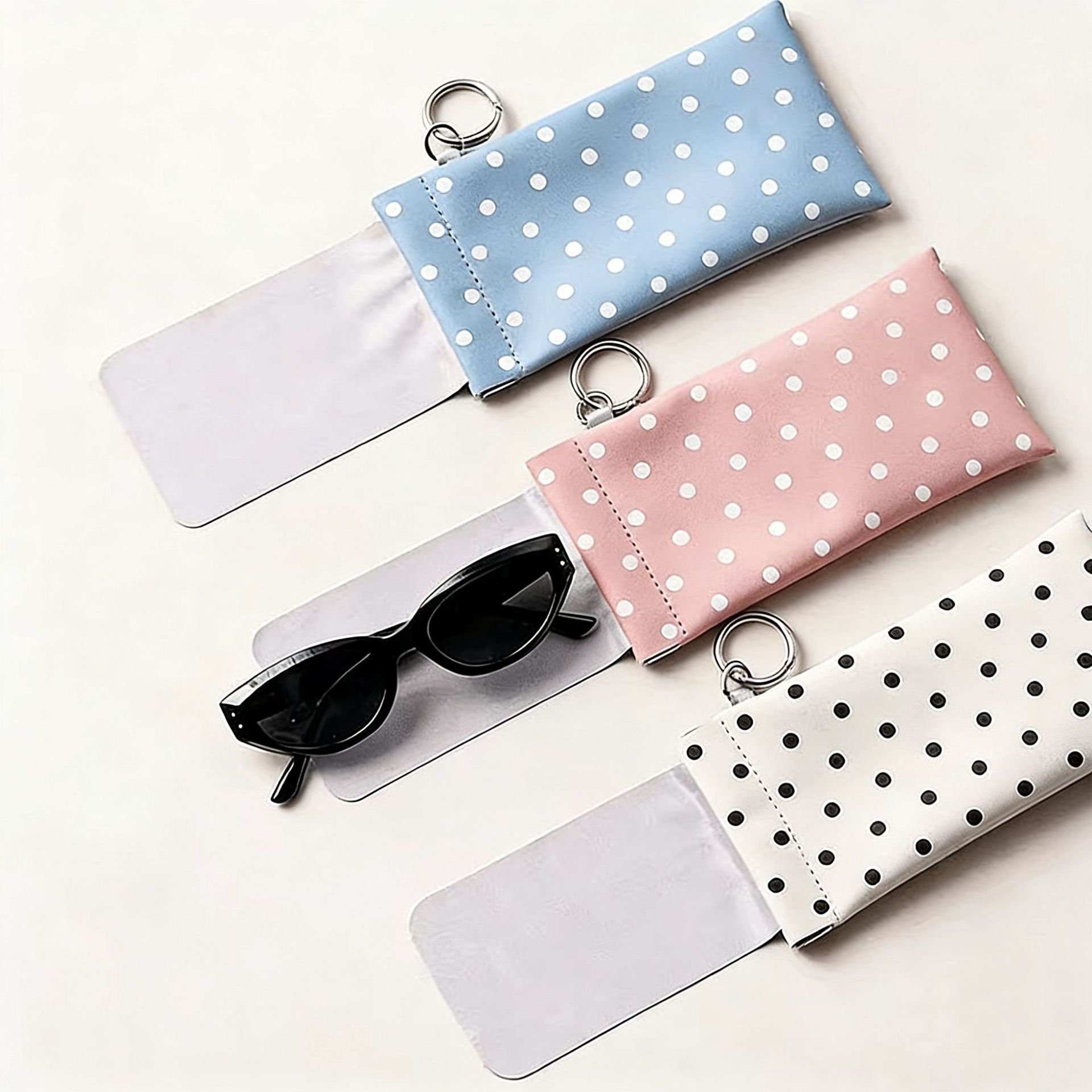 1 buah Kantong Kacamata Polka  - Travel Accessories Pouch For Women ulasan dan harga